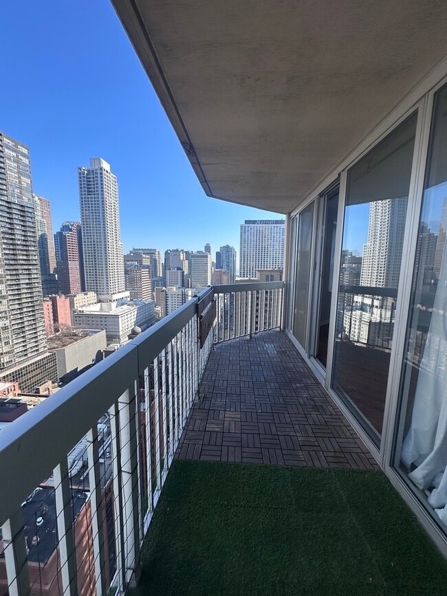 Building Photo - 545 N Dearborn St