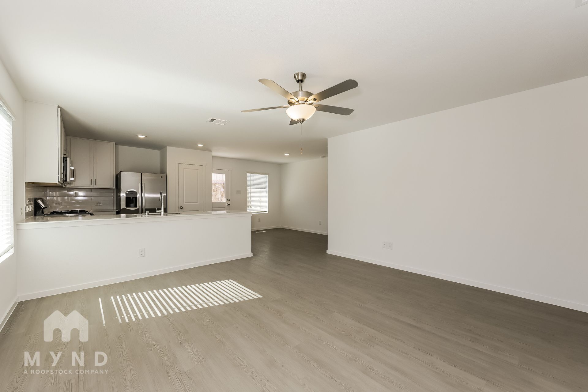 Building Photo - 2760 Ctr Crk Ln