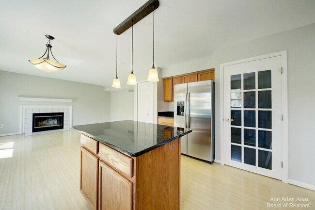 Building Photo - 3127 Dunwoodie Rd