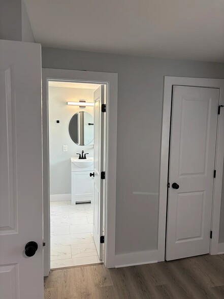 Building Photo - 87 E 4th Ave