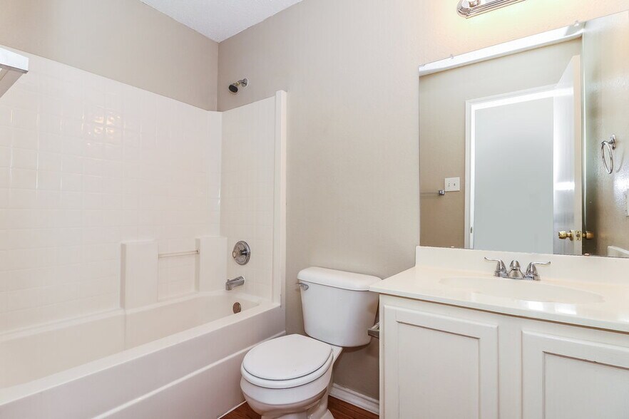 Building Photo - 4113 Hunters Creek Dr