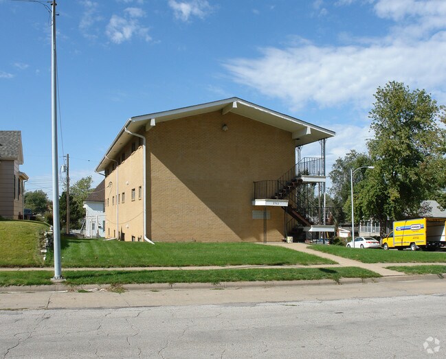 Building Photo - Arbor Apartments