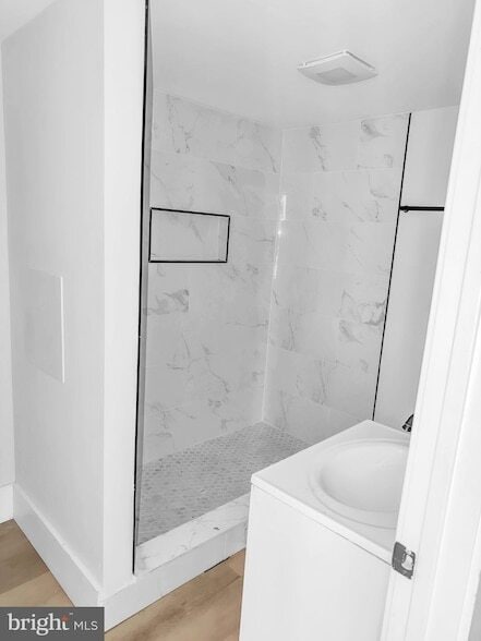 Building Photo - 232 N Franklin St