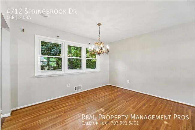 Building Photo - 4712 Springbrook Dr