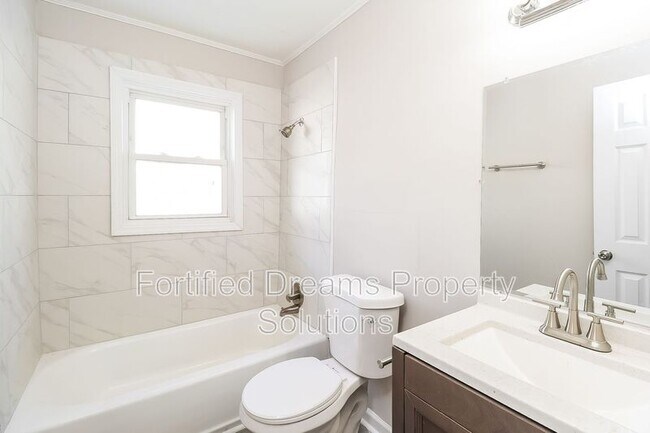 Building Photo - 2909 Glendale Ave