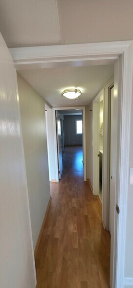 Building Photo - 4132 Cove Ln