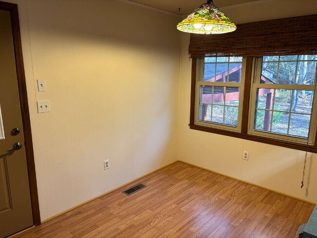 Building Photo - Charming Home for Rent on Quiet Cul-de-Sac!