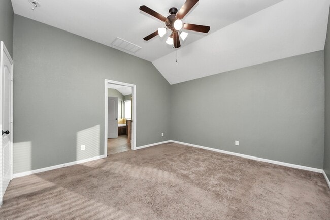 Building Photo - 2402 Village Lakes Dr