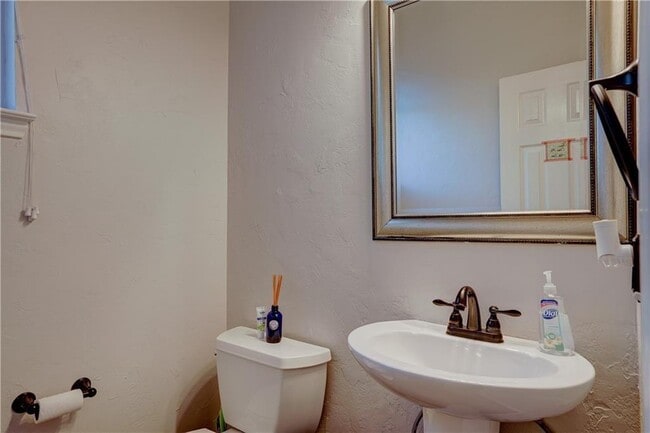 Building Photo - 6630 Hillside Terrace Dr