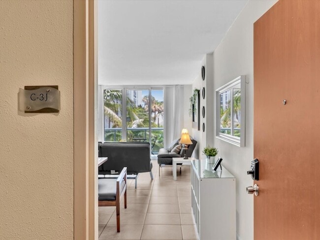 Building Photo - 3901 S Ocean Dr