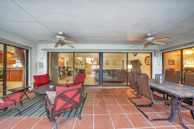 Building Photo - 8633 Vista Del Boca Dr