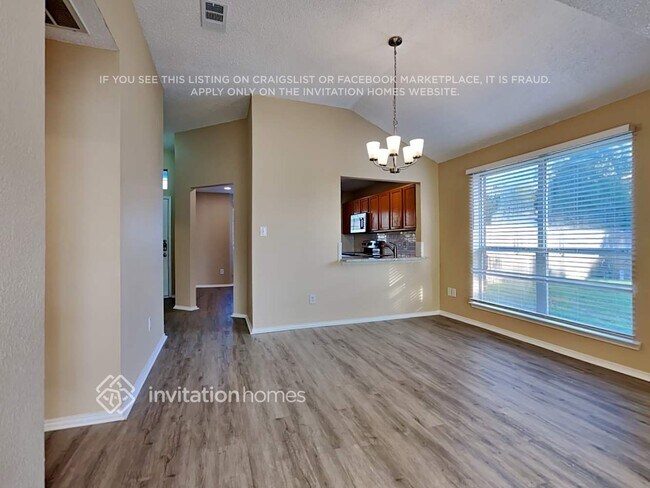 Building Photo - 10648 Shadywood Dr