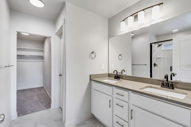 Building Photo - 4 Bedroom 3 Bathroom Home in Eagle Mountain!
