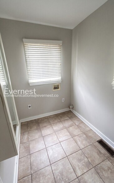 Building Photo - 425 87th St S