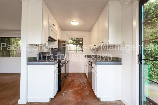 Building Photo - 112 Dudley Ave
