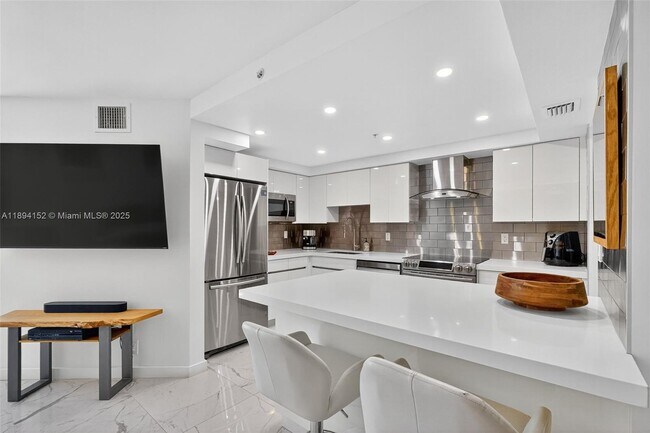 Building Photo - 2401 Collins Ave