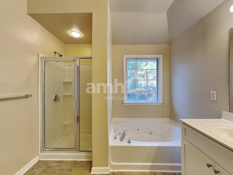 Building Photo - 2673 Blowing Wind Cir