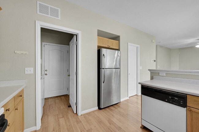 Building Photo - $1,995 - 4 Bed,2.5 Bathroom Home  in Colorado Springs with in Unit Laundry and Fenced in yard!