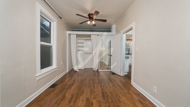 Building Photo - 520 W Pikes Peak Ave