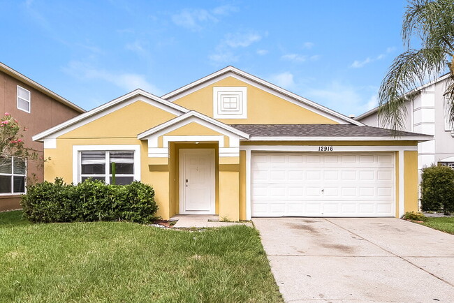 Building Photo - 12916 Los Alamitos