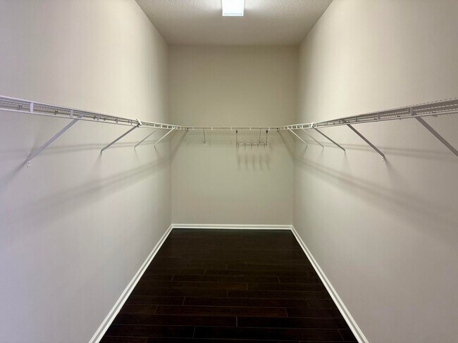 Building Photo - 6509 Stonehurst Cir