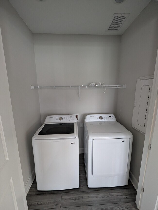 Building Photo - 84 Alston Dr