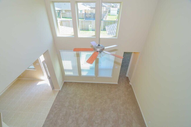 Building Photo - 15706 Whispering Green Dr