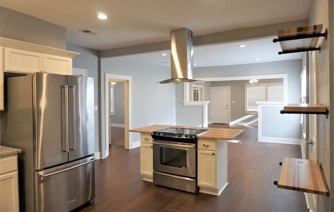 Building Photo - 3 Bed 1.5 Bath in Pleasant View Addition NW OKC