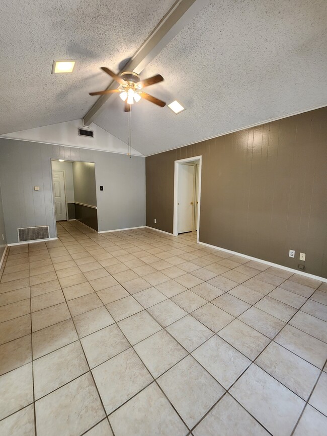 Building Photo - 3205 Andy Ln