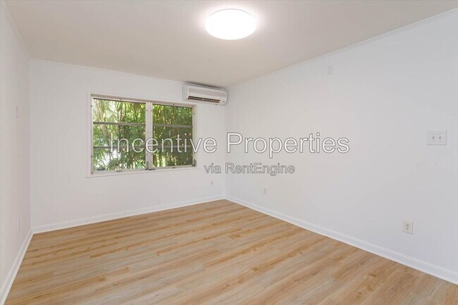 Building Photo - 816 Putnam Ave