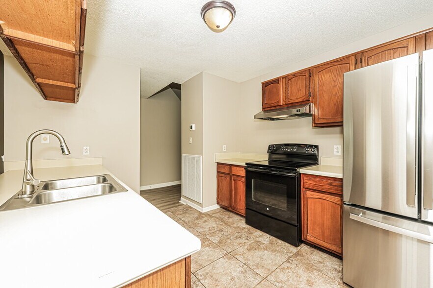 Building Photo - 110 Bland Dr