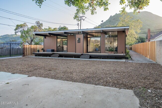 Building Photo - 1411 Ojai Rd