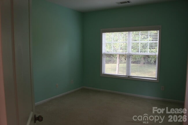 Building Photo - 2007 Potomac Rd