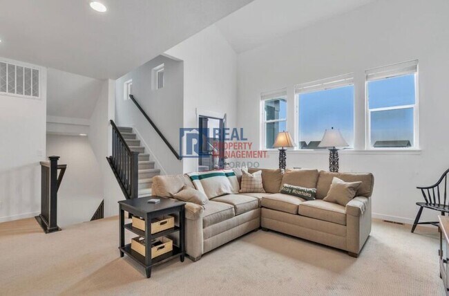 Building Photo - 16550 Umatilla Pl