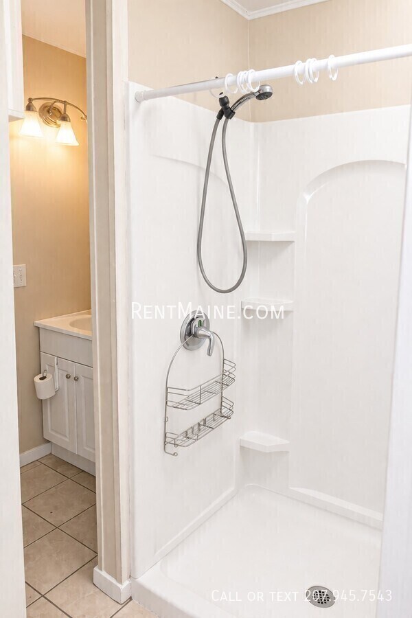 Building Photo - 92 Fling St