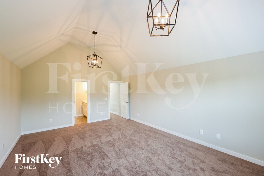 Building Photo - 211 Creek Run Way