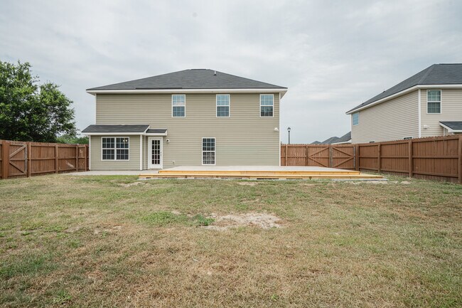 Building Photo - 717 Highgrove Ct