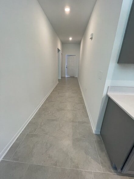 Building Photo - 844 Ofanto Wy