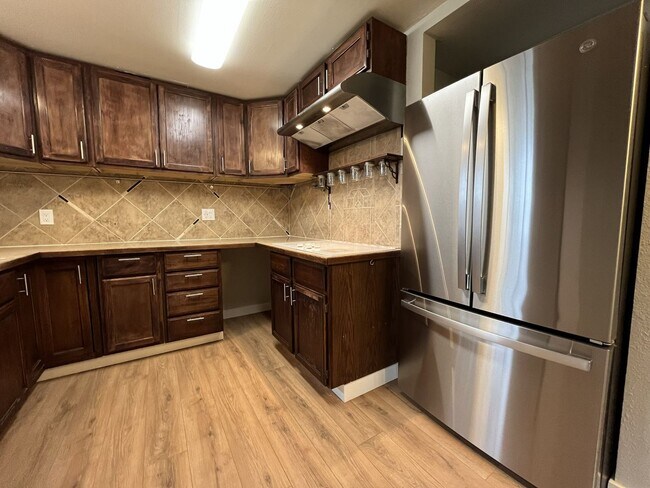 Building Photo - Beautifully Maintained Single-Level 3 Bedroom Home in North Plains Featuring Flexible Living Spac...