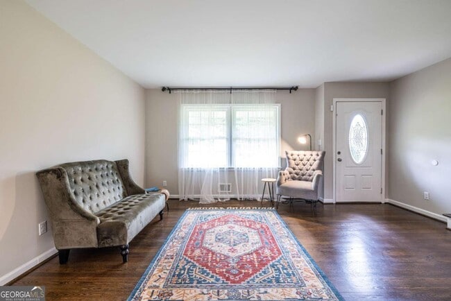 Building Photo - 2439 Parkland Dr