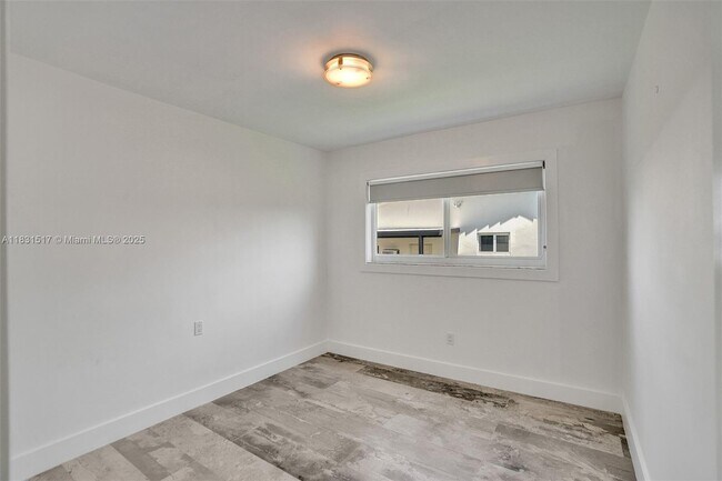 Building Photo - 8540 SW 20th St
