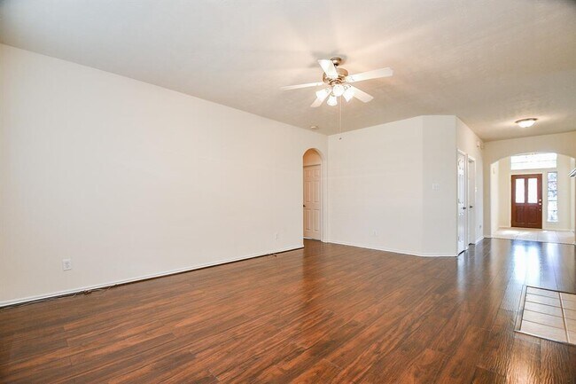 Building Photo - 6738 Chester Oak Dr