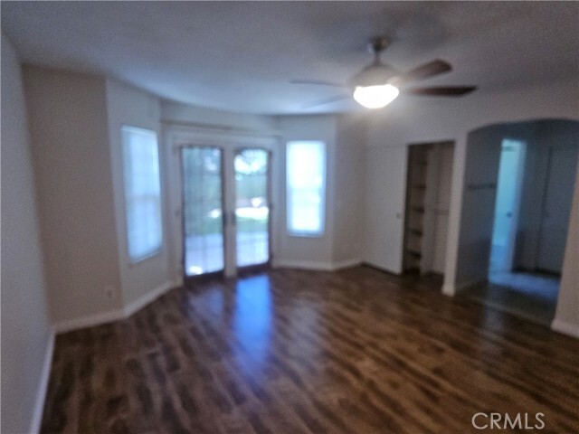 Building Photo - 890 N Driftwood Ave