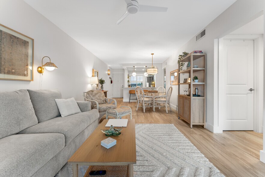 Building Photo - 6287 Bahia del Mar Cir