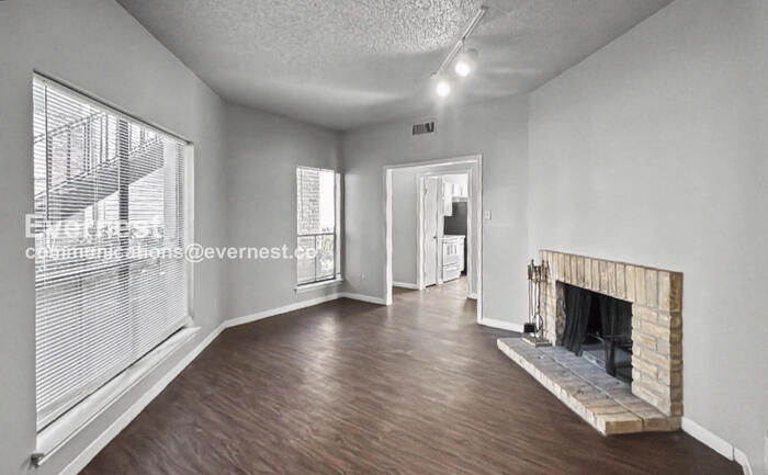 Building Photo - 3729 Thistlemont Dr