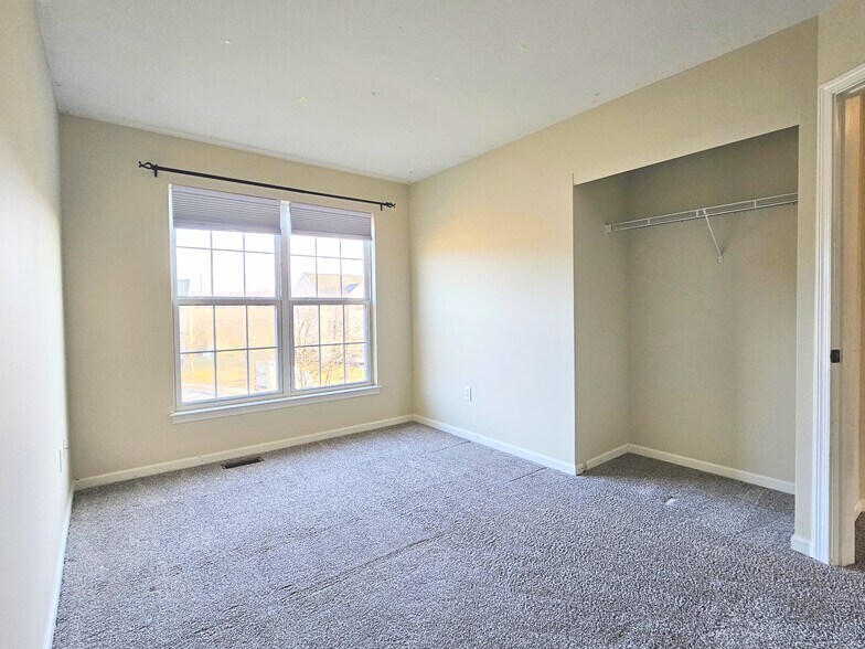 Building Photo - 117 Ironwood Ct