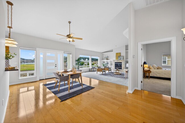 Building Photo - 5208 Doon Way