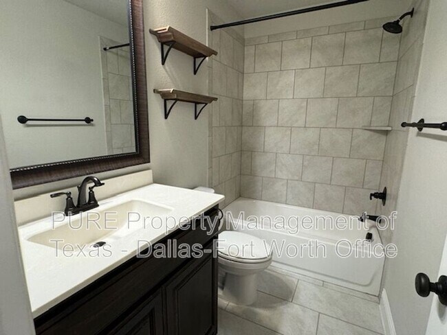 Building Photo - 1612 Town Creek Cir