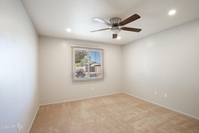 Building Photo - 14225 N 39th Way