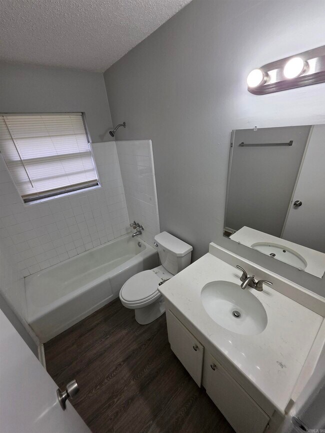 Building Photo - 8709 Duncan Dr